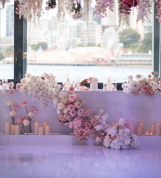 White Glossy Bridal Table