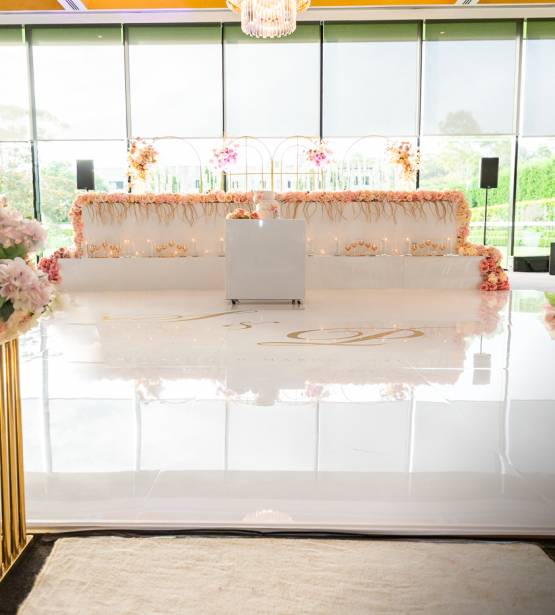 White Glossy Cake Table