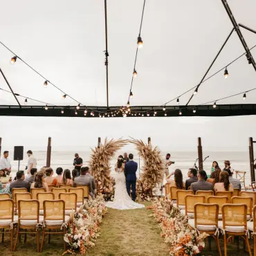 Romantic Wedding Songs: The Perfect Playlist for Every Special Moment